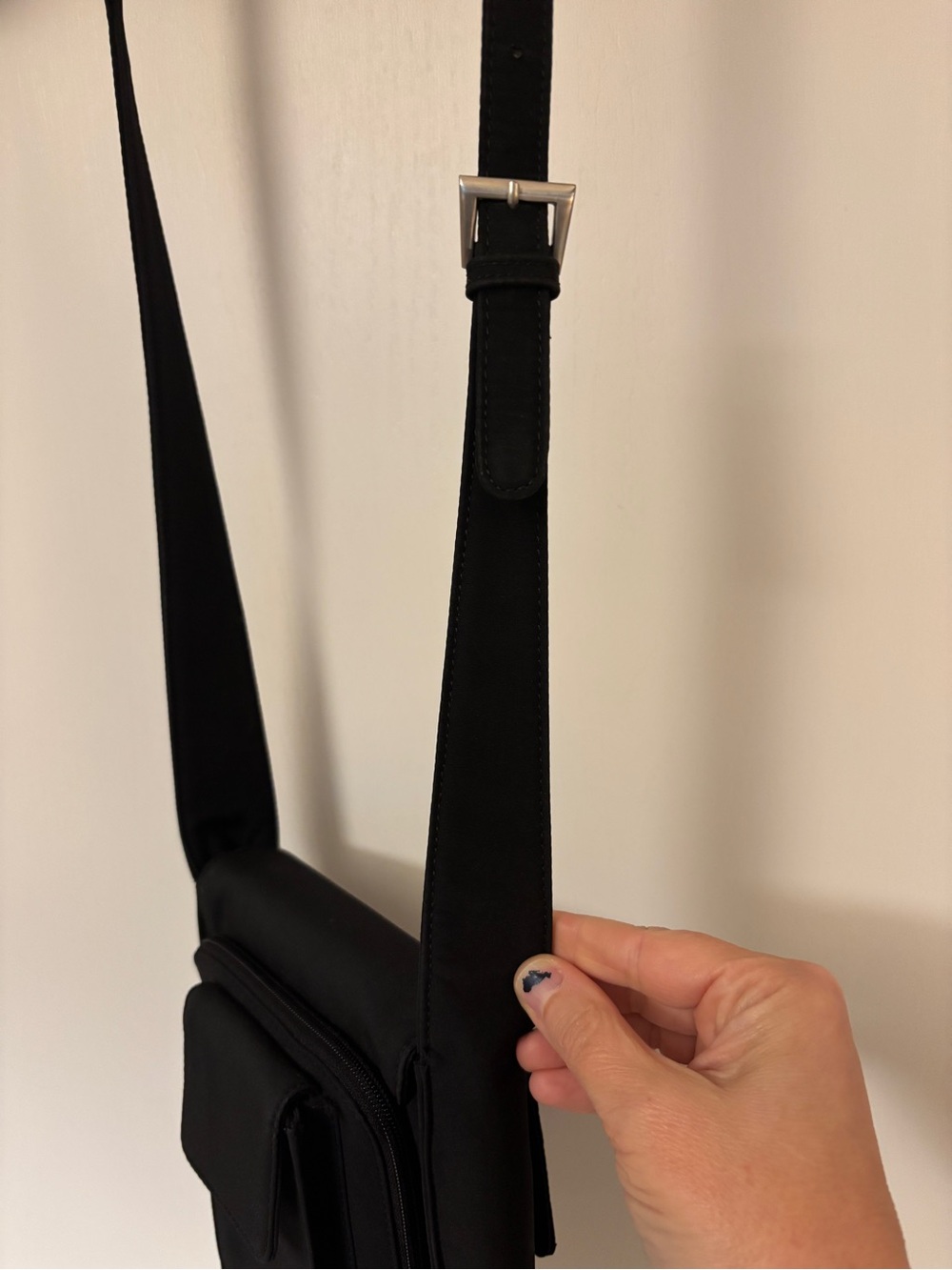 HOBO Black Compact Crossbody Bag Nylon Medium Organizer 90s Minimalist Travel - Picture 6 of 16